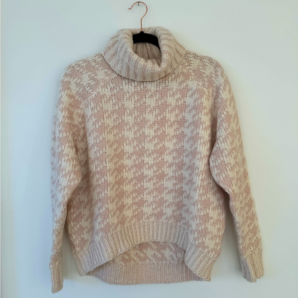 LINE turtle neck sweater